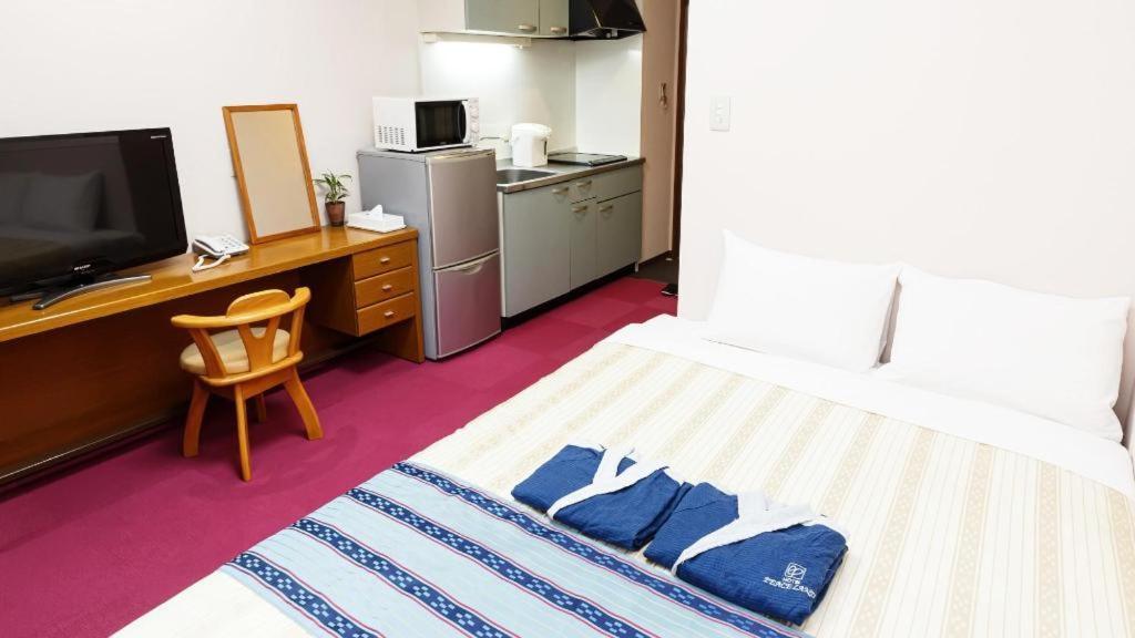 Hotel Peace Land Kume Naha Kültér fotó